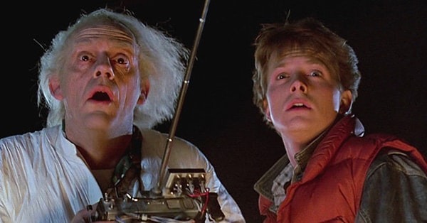 7. Назовите год, в котором выпустили "Назад в будущее":