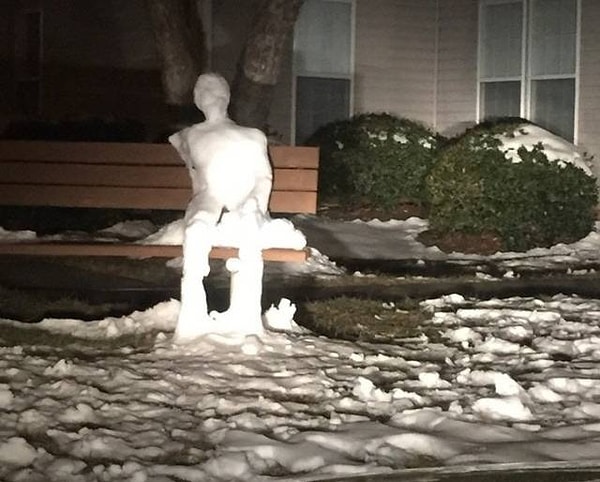 14. С первого взгляда и не разберешь, что это снеговик ⛄️