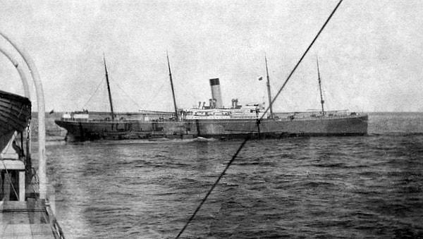 18. Titanic'ten SS Californian adlı gemiye yardım çağrısı gitti ancak geri dönüş yapılmadı. Kazazedeleri kurtarmaya gitmedikleri için o dönemlerde SS Californian'ın mürettebatı oldukça eleştirilmişti.
