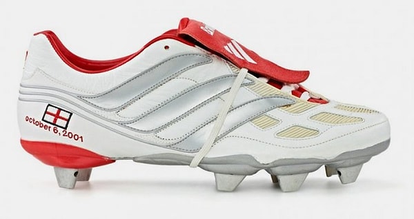12. Adidas Predator TRX SG, 2001 год.