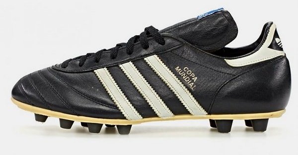 9. В 1979 году Adidas выпустила самые успешные бутсы за всю свою историю.