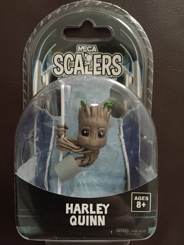 13. "Меня зовут Харли Квинн" 🤦