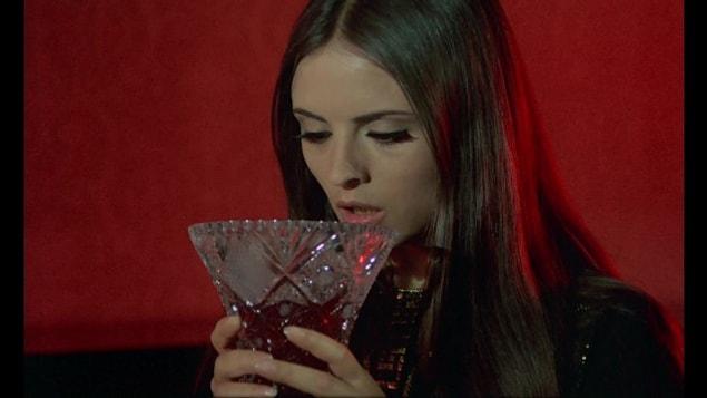 100. Lezbiyen Vampirler, 1971