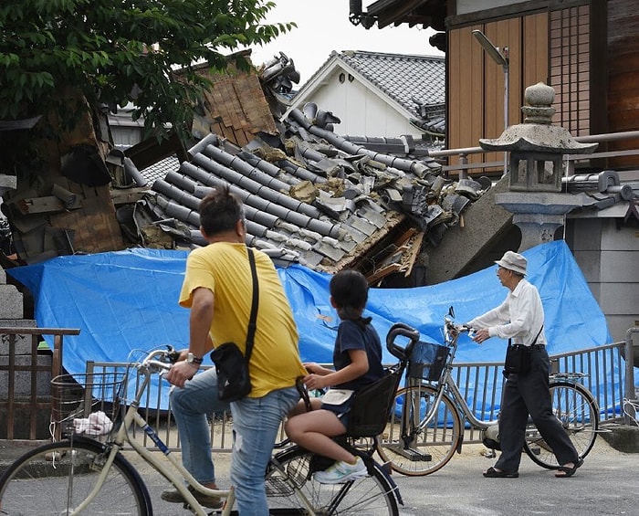 3 Ölü, 200'ü Aşkın Yaralı: Çarpıcı Görüntülerle Osaka’daki Depremin Yarattığı Tahribat