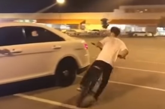 Arkadaşını Polislerin Elinden Işık Hızında Kurtaran Genç