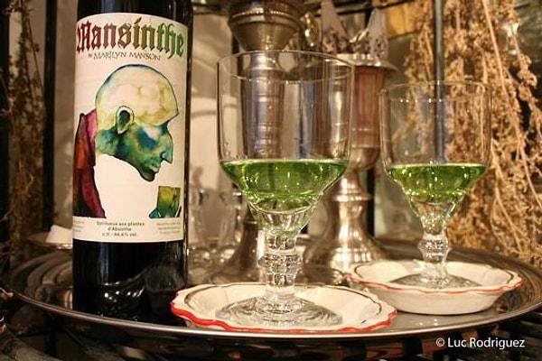 Aynı zamanda İsviçre'de üretilen "Mansinthe" isimli bir içki markası da var.