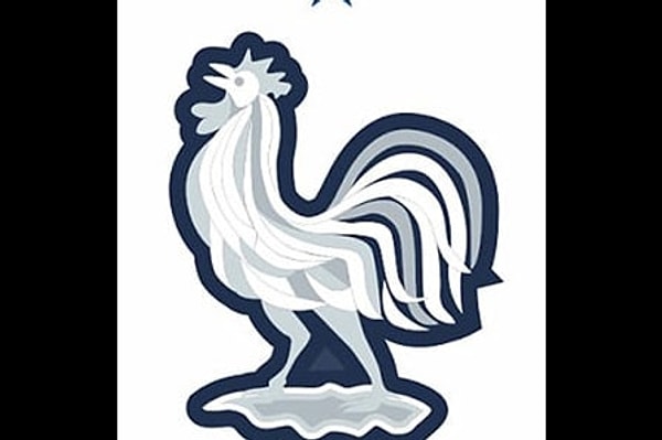 9. Какая команда надеется, что традиционная эмблема принесет им удачу?