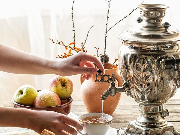 11. Вероятно, любовь к лимону в чае также может объясняться тем, что в таком холодном климате важно потреблять продукты, богатые витамином С.