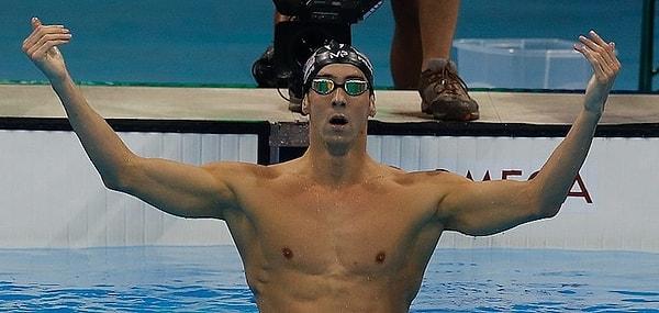 4. Michael Phelps, 13. Olimpik altın madalyasını aldığında, aynı zamanda 2000 yıllık bir rekoru da kırmıştı.