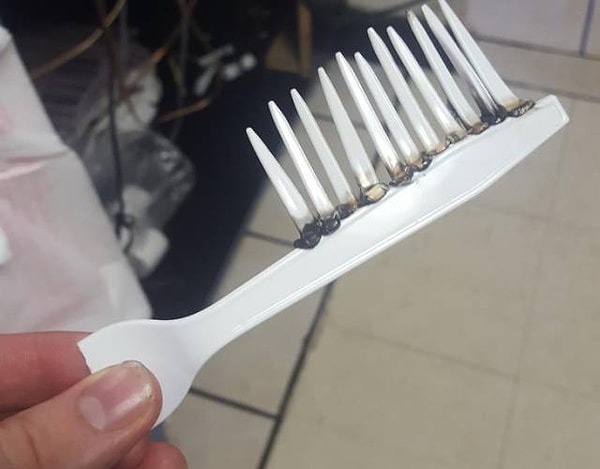 4. Когда забыл расческу дома и пришлось спешно делать новую