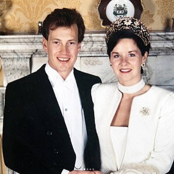 6. Бывшая супруга Пенни Томпсон знала о бисексуальности мужа еще до помолвки.