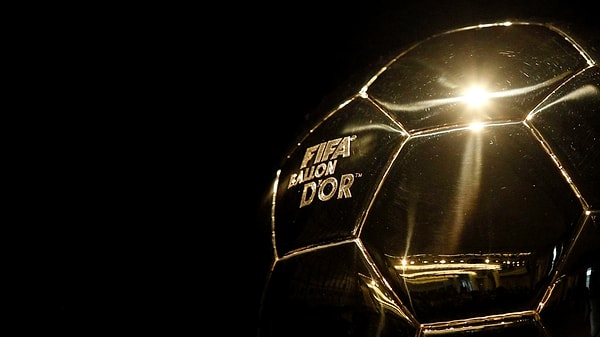 8. Кто стал обладателем Золотого мяча 1986?