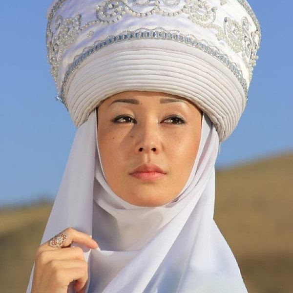 13. Элечек – национальный головной убор кыргызских женщин