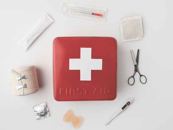 9. Что сделать, чтобы остановить кровотечение из носа?