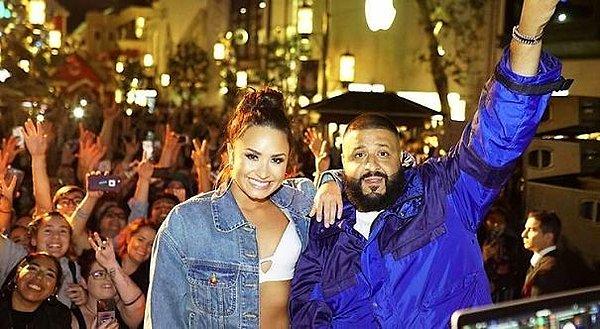 43. Bu görüntü DJ Khaled'in mezuniyet töreninden mi?