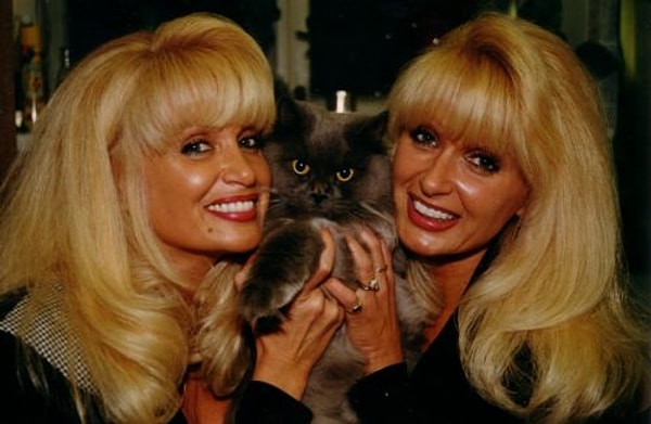 11. Сестры Елена и Татьяна Зайцевы в 90-х годах были очень популярными поп-певицами.