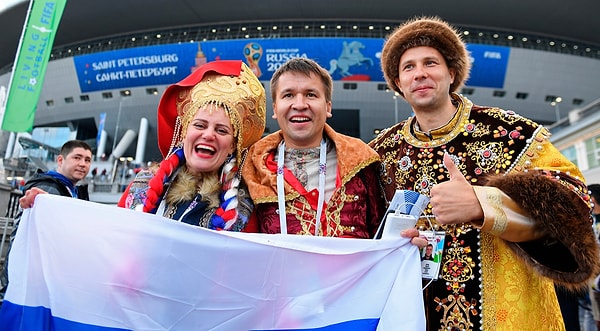 6. Даже бояре изволили выйти на улицы и поддержать свою сборную!