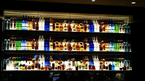 11. А как вам работа этого бармена?