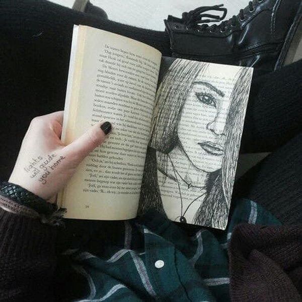 10. Кто-нибудь, поделитесь с этой юной художницей, чей талант рвётся наружу, бумагой для принтера!