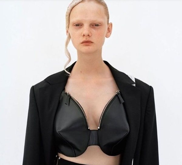 9. Сумка-бюстгальтер. Носить или не носить?