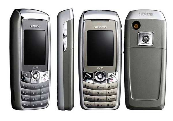 4. С помощью чего можно было передавать информацию с телефонов Siemens CX65?