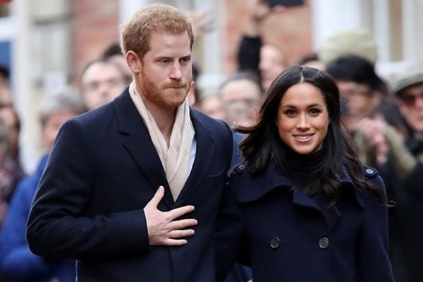 10. Один из зарубежных источников утверждает, что принц Гарри готов к тому, чтобы дети росли в США, так как Меган очень скучает по Калифорнии, а ее комфорт для мужа стоит прежде всего.