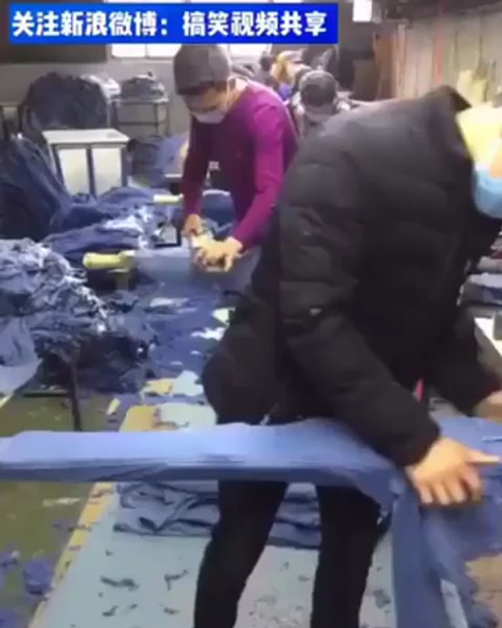 Видео о том, как на самом деле делают рваные джинсы