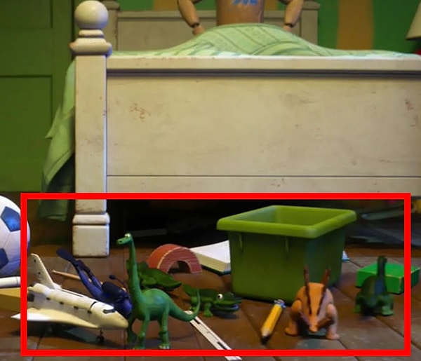 11. В "Университете монстров"(2013) можно заметить персонажа мультфильма "Хороший динозавр", который вышел в 2015 году.