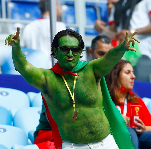 11. Кто же это: харизматичный Халк или всё же фанат из Ирана?