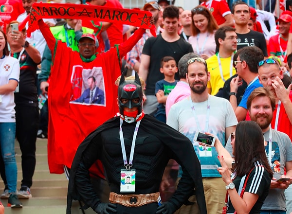 12. Каждую команду должен поддерживать Бэтмен. Этот, например, из Марокко.