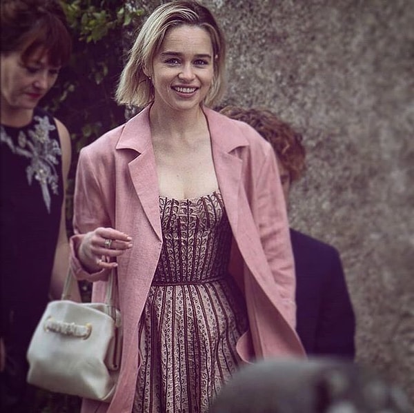 10. Конечно же, на торжество была приглашена Эмилия Кларк, исполнительница роли Дейенерис Таргариен