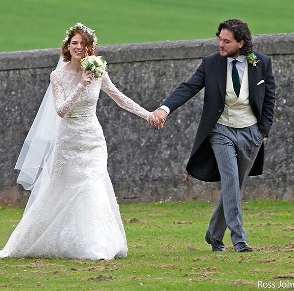 5. После свадебной церемонии у молодых прошла небольшая фотосессия (результатов которой мы ну ооочень ждем)!