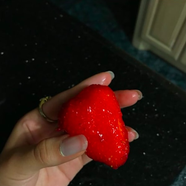 5. Очистить клубнику кому-нибудь слабо?