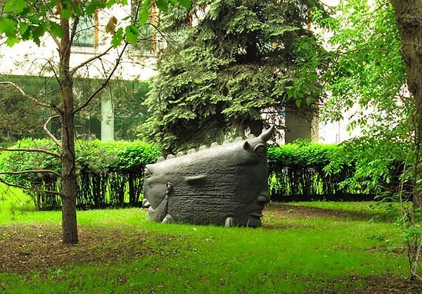 6. Памятник Двуликому Янусу