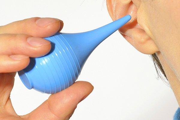 Kulak temizliğinizi ihmal etmeyin. Fakat kulak çubuğu yüzeysel kaldığı için bunu kulağınıza yağ damlatarak ya da bir profesyonel yardımıyla yapın!