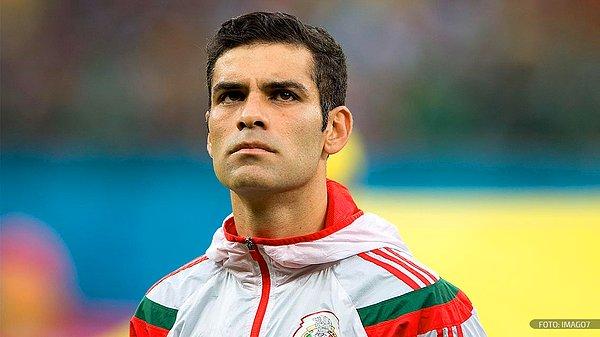 Tarihte 5 farklı Dünya Kupası'nda forma giyen 3. oyuncu olan 39 yaşındaki Meksika milli takım kaptanı Márquez, 2018 Dünya Kupası'nda dikkat çeken isimlerden.