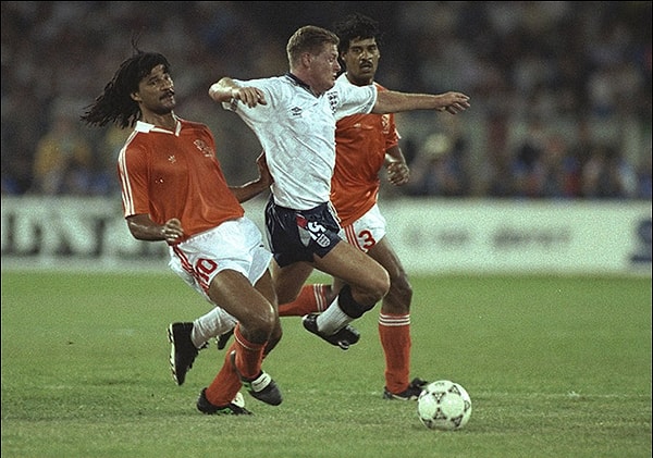 4. Мундиаль в Италии 1990 года подарил миру мяч, внутренний слой которого был полностью изготовлен из полиуретановой пены.