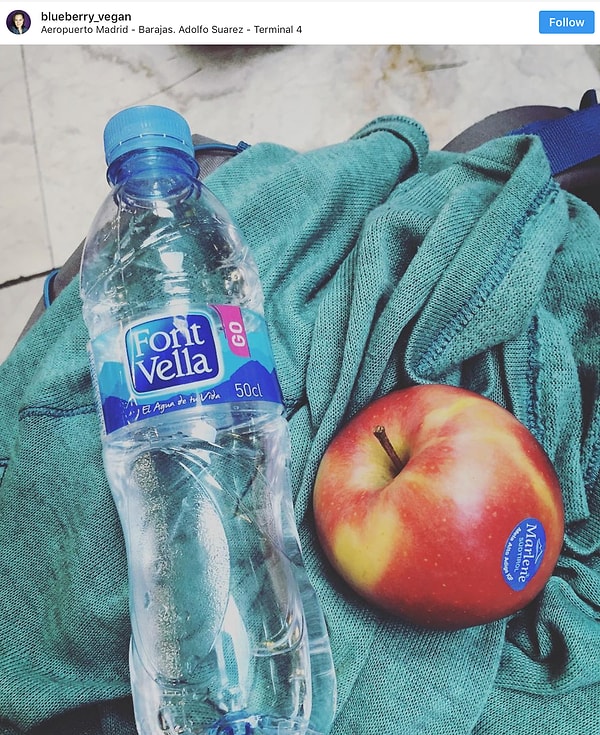 1. «Застряла в аэропорте и довольствуюсь вот этим».