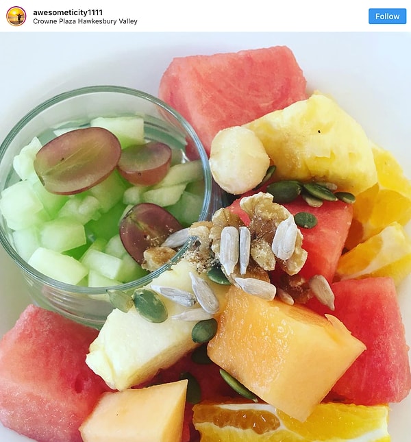 4. «Это всё, что предлагалось на завтраке для веганов, которые предпочитают глютен-фри».