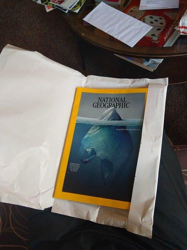 3. Plastik poşetler yerine kağıt paketlemeler kullanan National Geographic: