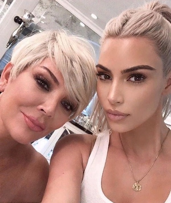 7. Людей поразило не только то, как сильно изменилась Ким, но и то, что Крис Дженнер, напротив, как будто бы застыла во времени и вовсе не стареет и не меняется.