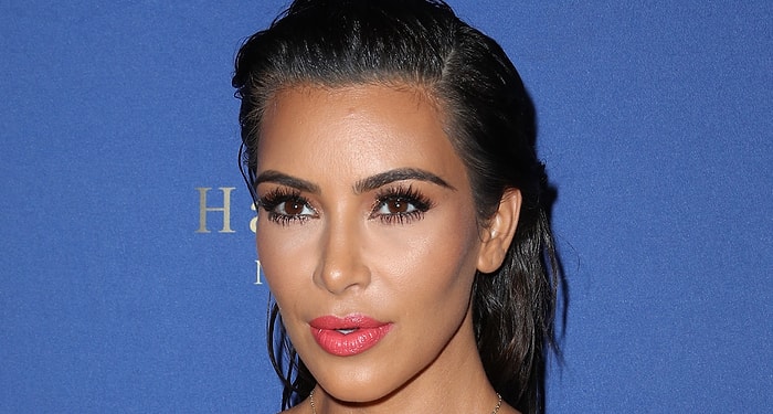 «Это вообще кто?»: давнее фото 17-летней Ким Кардашян сломало интернет