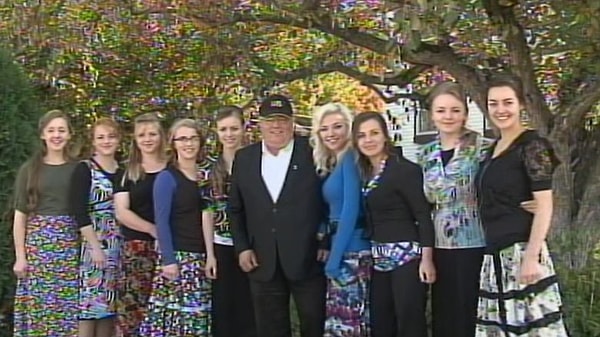 6. На данный момент у Блэкмора 24 жены!