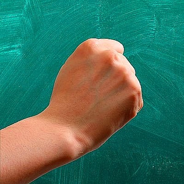 Вы выбрали ножницы, а мы камень. Упс, похоже вы проиграли!