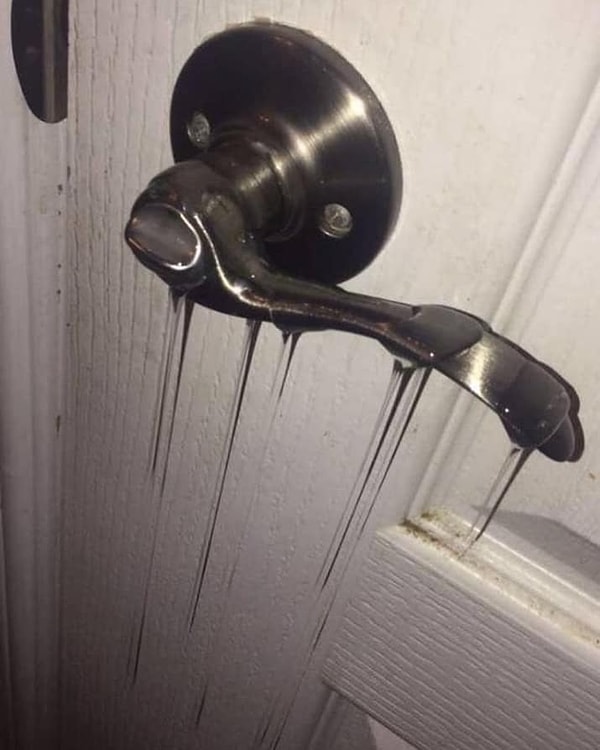 12. Смогли бы прикоснуться к этой ручке?