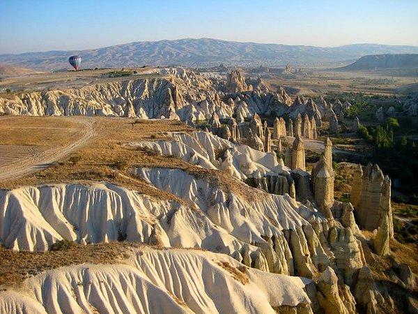 4. Bilim-kurgu filmi gibi manzarasıyla Kapadokya, Türkiye'yi görmelisiniz.