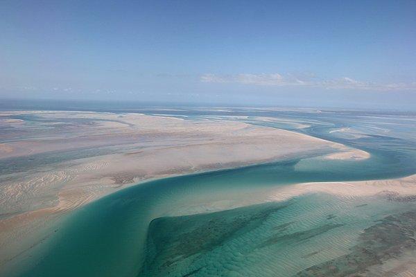 26. Bazaruto Archipelago, Mozambik'te tüplü dalış yapmalısınız.