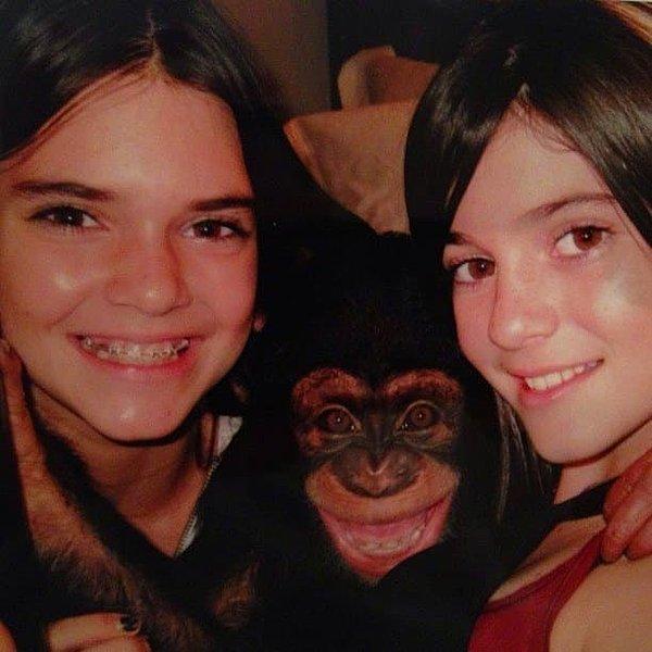 11. Küçük Kylie ve Kendall Jenner.