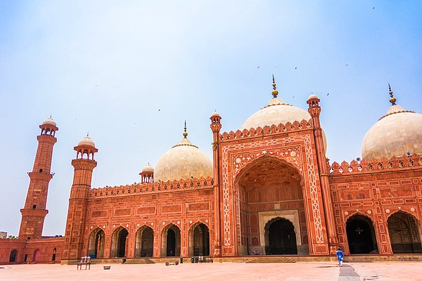 48. Lahore, Pakistan'da sokak satıcılığı yapmalısınız.