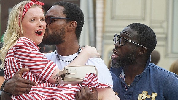 2. Впрочем, активно обсуждают русских девушек не только в Instagram, но и в Twitter. Ниже вы найдете несколько любопытных примеров, в которых одни защищают право наших красавиц жить так, как им хочется, а другие осуждают их.